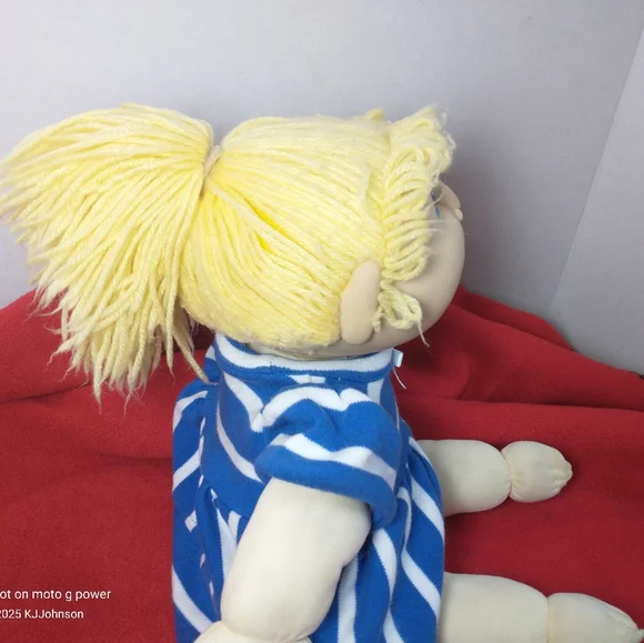 Cabbage Patch Kids Doll Blonde Yarn Hair‎, Blue Eyes, Young Traditions Dress - Picture 11 of 11